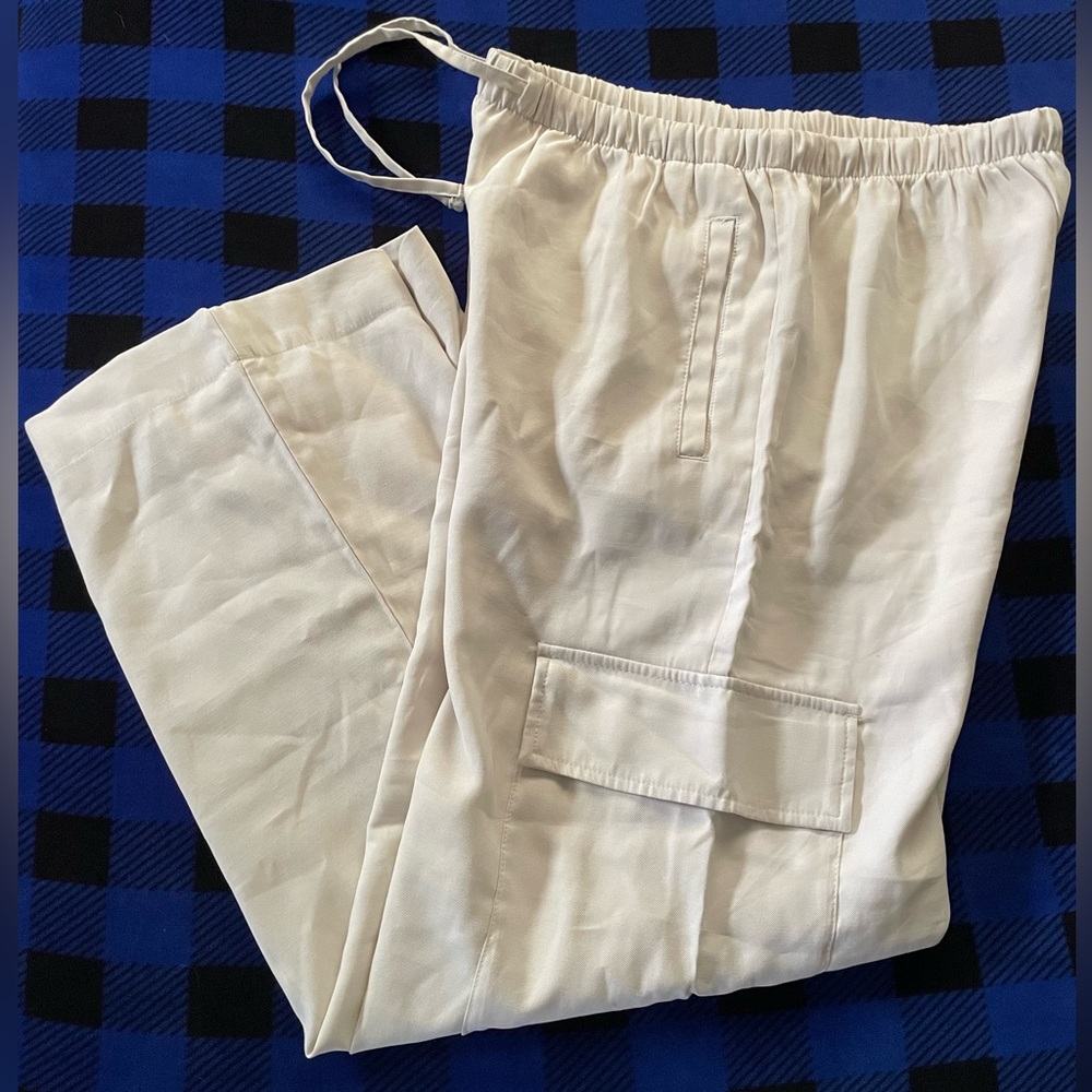 Wide leg women’s cargo pants